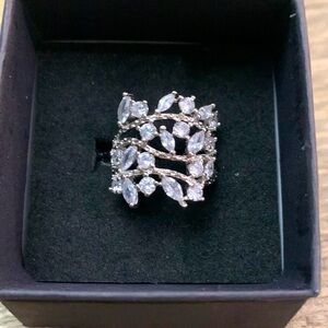 Statement ring. Sterling & Swarovski Crystal. Never worn excellent condition